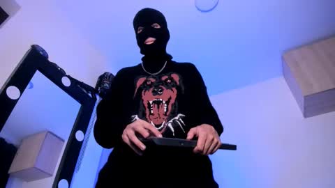 Snapshot of samuel_suarez chatting on 09-20-25, 10:16 online show from 09-20-25, 10:16