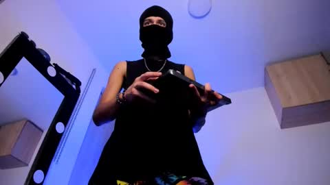 Snapshot of samuel_suarez chatting on 09-26-25, 06:17 online show from 09-26-25, 06:17