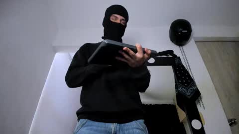 Snapshot of samuel_suarez chatting on 10-05-25, 01:15 online show from 10-05-25, 01:15