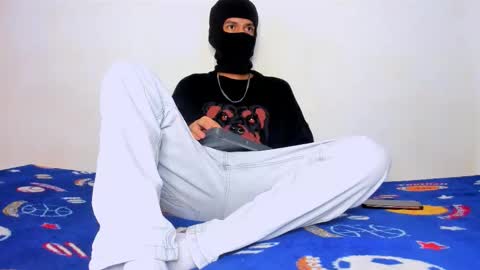 Snapshot of samuel_suarez chatting on 10-21-25, 11:22 online show from 10-21-25, 11:22