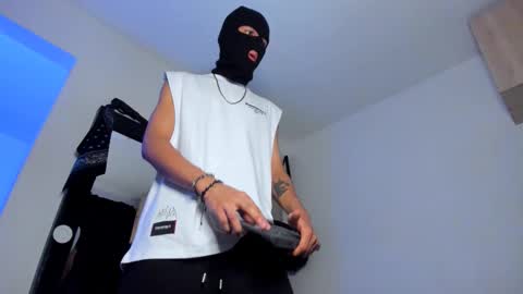 Snapshot of samuel_suarez chatting on 11-08-25, 02:12 online show from 11-08-25, 02:12