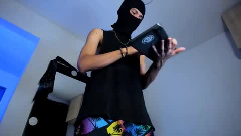 Snapshot of samuel_suarez chatting on 11-09-25, 01:26 online show from 11-09-25, 01:26