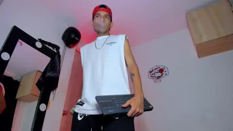   online show from 01-08-26, 01:41