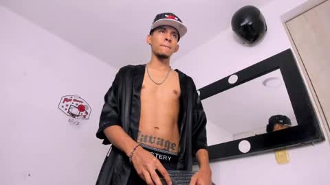 Snapshot of samuel_suarez chatting on 04-29-26, 12:16 online show from 04-29-26, 12:16