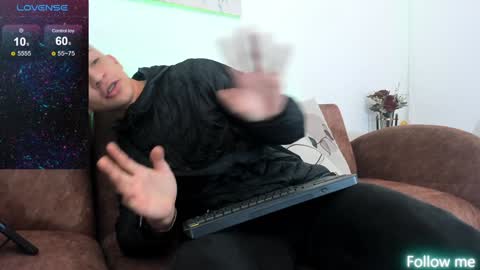 Snapshot of samuel_up chatting on 01-24-25, 04:05 Samuel online show from 01-24-25, 04:05