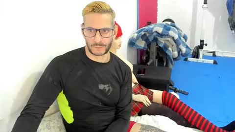 Snapshot of samuraijiu1 chatting on 12-13-25, 07:53 Samuraijiu online show from 12-13-25, 07:53