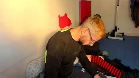 Snapshot of samuraijiu1 chatting on 12-14-25, 02:33 Samuraijiu online show from 12-14-25, 02:33