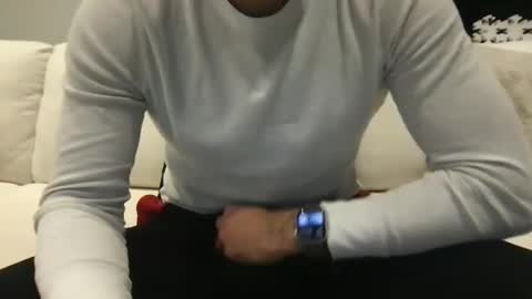 Snapshot of samwise2418 chatting on 01-05-25, 08:43 Sam W dick strip tease online show from 01-05-25, 08:43