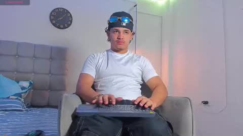 samxx_muscle online show from 12-21-25, 01:07