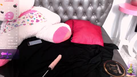 Snapshot of samy__milf chatting on 12-29-24, 01:45 Sammy online show from 12-29-24, 01:45