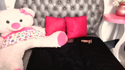 Snapshot of samy__milf chatting on 01-18-25, 01:52 Sammy online show from 01-18-25, 01:52