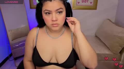 Snapshot of samy_collen_v chatting on 02-17-26, 01:07 Samy online show from 02-17-26, 01:07