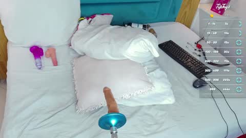 Find me at  when im offline here. online show from 04-11-26, 07:45