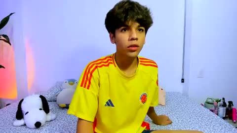 Snapshot of samy_twink chatting on 06-24-26, 03:27 Sammy online show from 06-24-26, 03:27