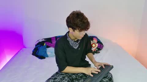 Snapshot of samy_twink chatting on 07-11-26, 02:25 Sammy online show from 07-11-26, 02:25