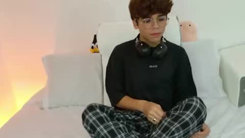 Snapshot of samy_twink chatting on 07-15-26, 03:01 Sammy online show from 07-15-26, 03:01