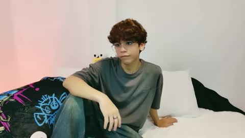 Snapshot of samy_twink chatting on 07-19-26, 02:59 Sammy online show from 07-19-26, 02:59
