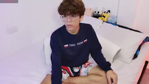 Snapshot of samy_twink chatting on 07-25-26, 05:05 Sammy online show from 07-25-26, 05:05