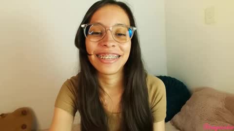 Snapshot of samyonichan chatting on 02-09-25, 07:27 Special show on 17 december and 23 UwU online show from 02-09-25, 07:27