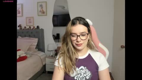 Snapshot of samysweet_8 chatting on 01-11-25, 01:01 Samanta online show from 01-11-25, 01:01