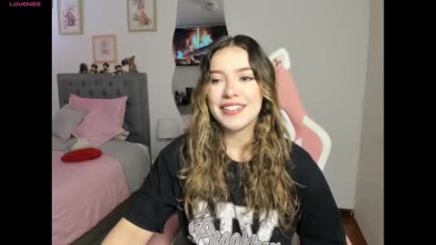 Snapshot of samysweet_8 chatting on 02-17-25, 12:48 Samanta online show from 02-17-25, 12:48