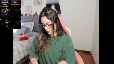 Snapshot of samysweet_8 chatting on 10-25-25, 02:56 Samanta online show from 10-25-25, 02:56