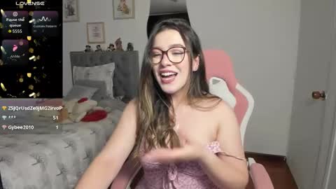 Snapshot of samysweet_8 chatting on 11-21-25, 06:17 Samanta online show from 11-21-25, 06:17