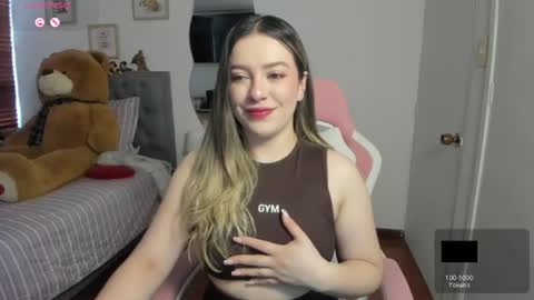 Snapshot of samysweet_8 chatting on 06-24-26, 01:10 Samanta online show from 06-24-26, 01:10
