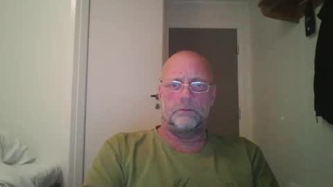 Snapshot of sandnesrune523 chatting on 11-19-25, 06:41 sandnesrune523 online show from 11-19-25, 06:41