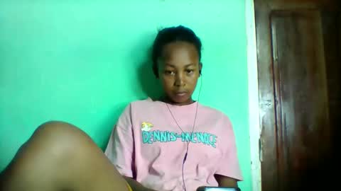 sandra1253099 online show from 04-11-26, 06:07