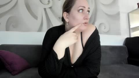 Snapshot of sandra______ chatting on 11-11-25, 07:52 dont forghet to thumbs up if you like my show online show from 11-11-25, 07:52