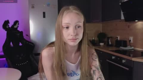 Sandra      Lillys Page    online show from 05-25-26, 06:58