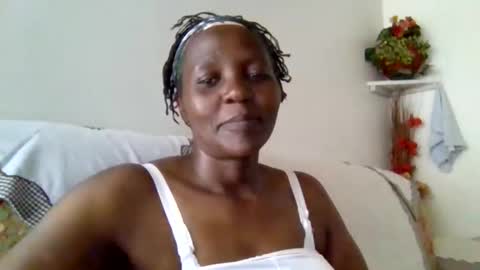 Snapshot of sandra_milly chatting on 06-06-26, 11:37 sandra online show from 06-06-26, 11:37