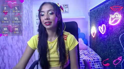 Snapshot of sandra_petite19 chatting on 06-18-26, 04:35 sandra online show from 06-18-26, 04:35