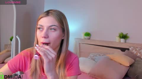 sandraa_anderson online show from 12-22-25, 12:18