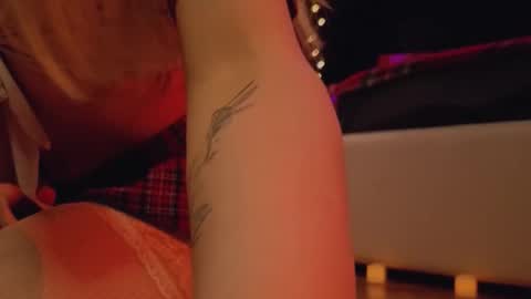 Sandy  online show from 12-19-25, 02:40