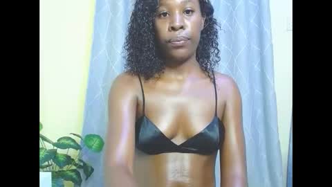 Snapshot of sandrah_ chatting on 11-27-25, 05:59 Sandy online show from 11-27-25, 05:59