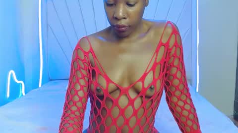 Snapshot of sandrah_ chatting on 06-27-26, 10:04 Sandy online show from 06-27-26, 10:04