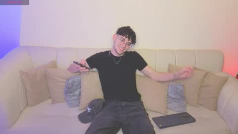 Snapshot of sandro_vitali chatting on 10-12-25, 10:09 sandro_vitali online show from 10-12-25, 10:09