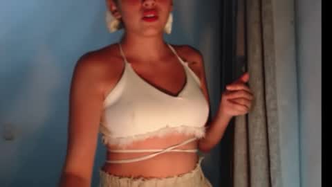 Snapshot of sandy_straw chatting on 09-28-25, 01:55 sandy_straw online show from 09-28-25, 01:55