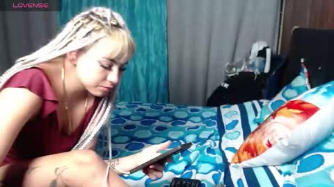 Snapshot of sandy_straw chatting on 12-04-25, 06:01 sandy_straw online show from 12-04-25, 06:01