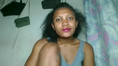 Snapshot of sanelie09 chatting on 11-05-25, 01:27 sanelie09 online show from 11-05-25, 01:27