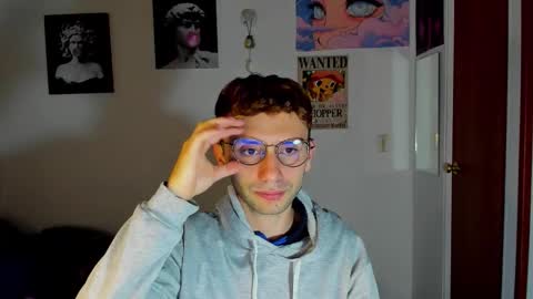 Snapshot of santi_mateo chatting on 10-26-25, 03:56 Santi online show from 10-26-25, 03:56