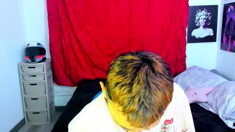 Snapshot of santi_mateo chatting on 01-12-26, 02:50 Santi online show from 01-12-26, 02:50