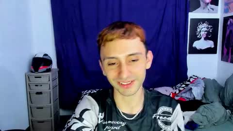 Snapshot of santi_mateo chatting on 02-01-26, 04:00 Santi online show from 02-01-26, 04:00