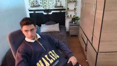 Snapshot of santi_ss chatting on 05-10-26, 02:11 santi_ss online show from 05-10-26, 02:11