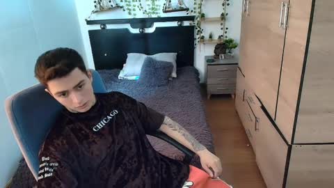 Snapshot of santi_ss chatting on 05-19-26, 02:45 santi_ss online show from 05-19-26, 02:45