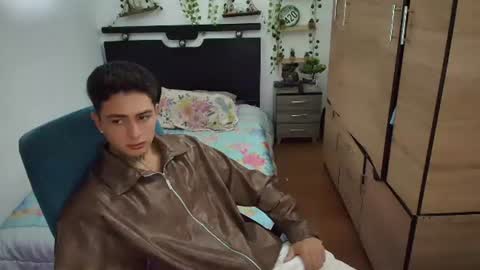 Snapshot of santi_ss chatting on 07-24-26, 02:20 santi_ss online show from 07-24-26, 02:20