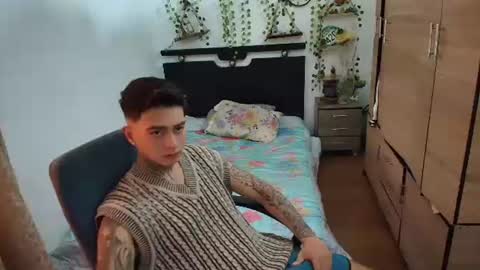 Snapshot of santi_ss chatting on 08-05-26, 12:52 santi_ss online show from 08-05-26, 12:52