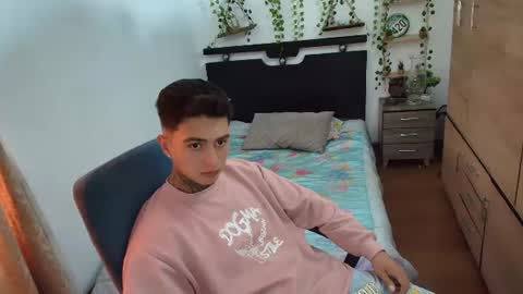 Snapshot of santi_ss chatting on 08-09-26, 02:22 santi_ss online show from 08-09-26, 02:22